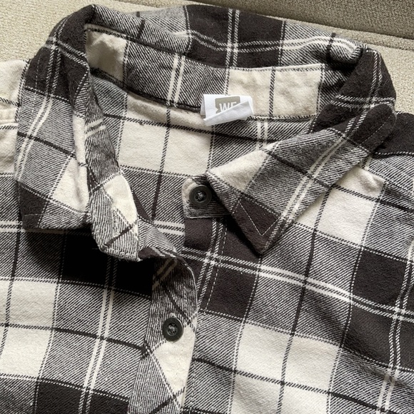 Women’s Flannel - Picture 2 of 4